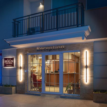 Family Hotel Berlin Beach Свети Влас Екстериор снимка