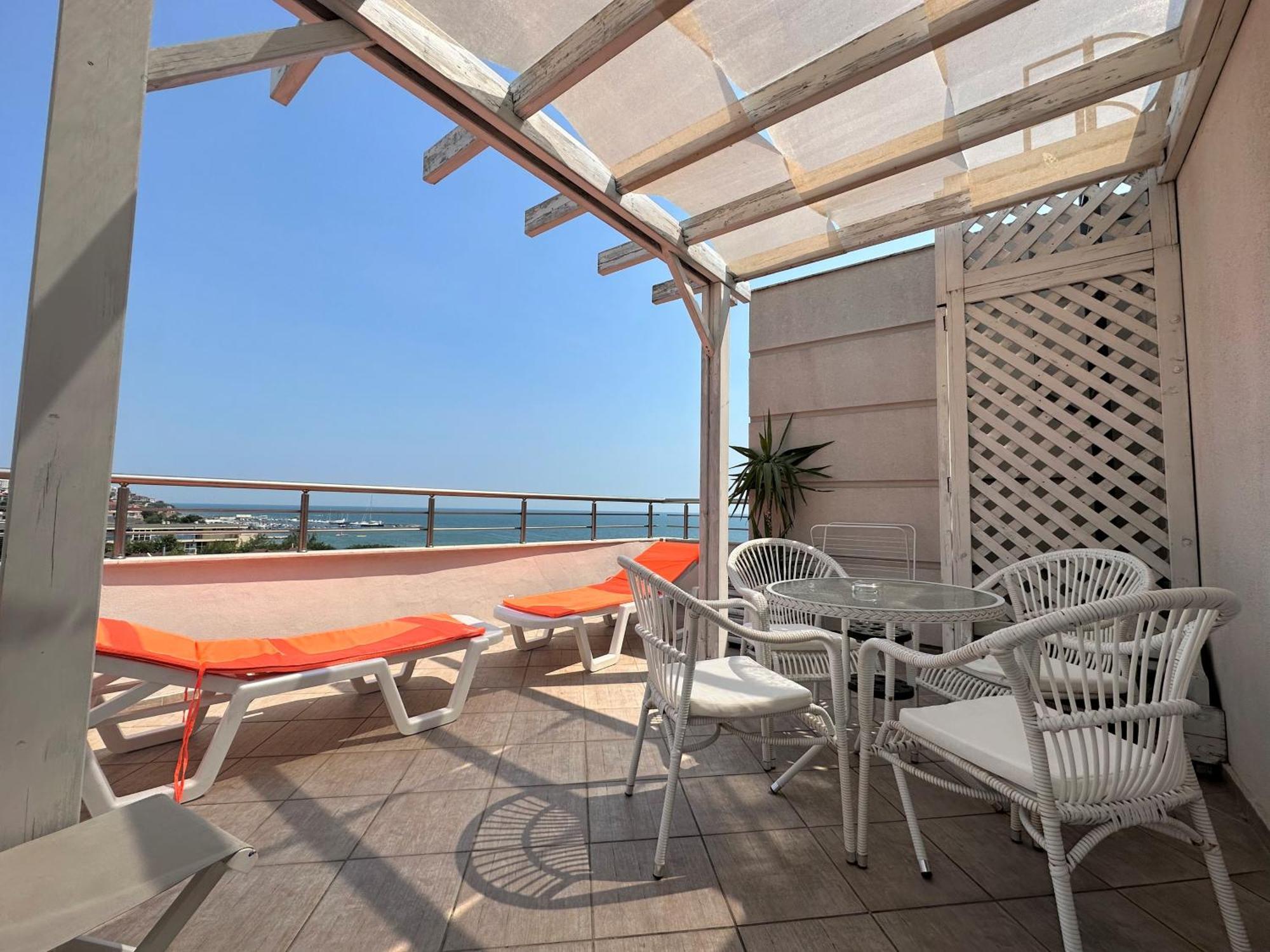 Family Hotel Berlin Beach Свети Влас Екстериор снимка