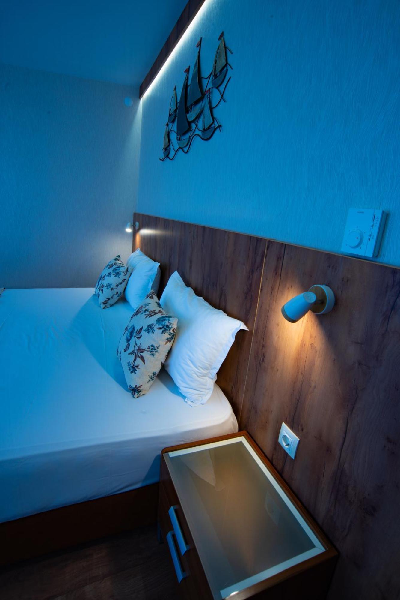Family Hotel Berlin Beach Свети Влас Стая снимка