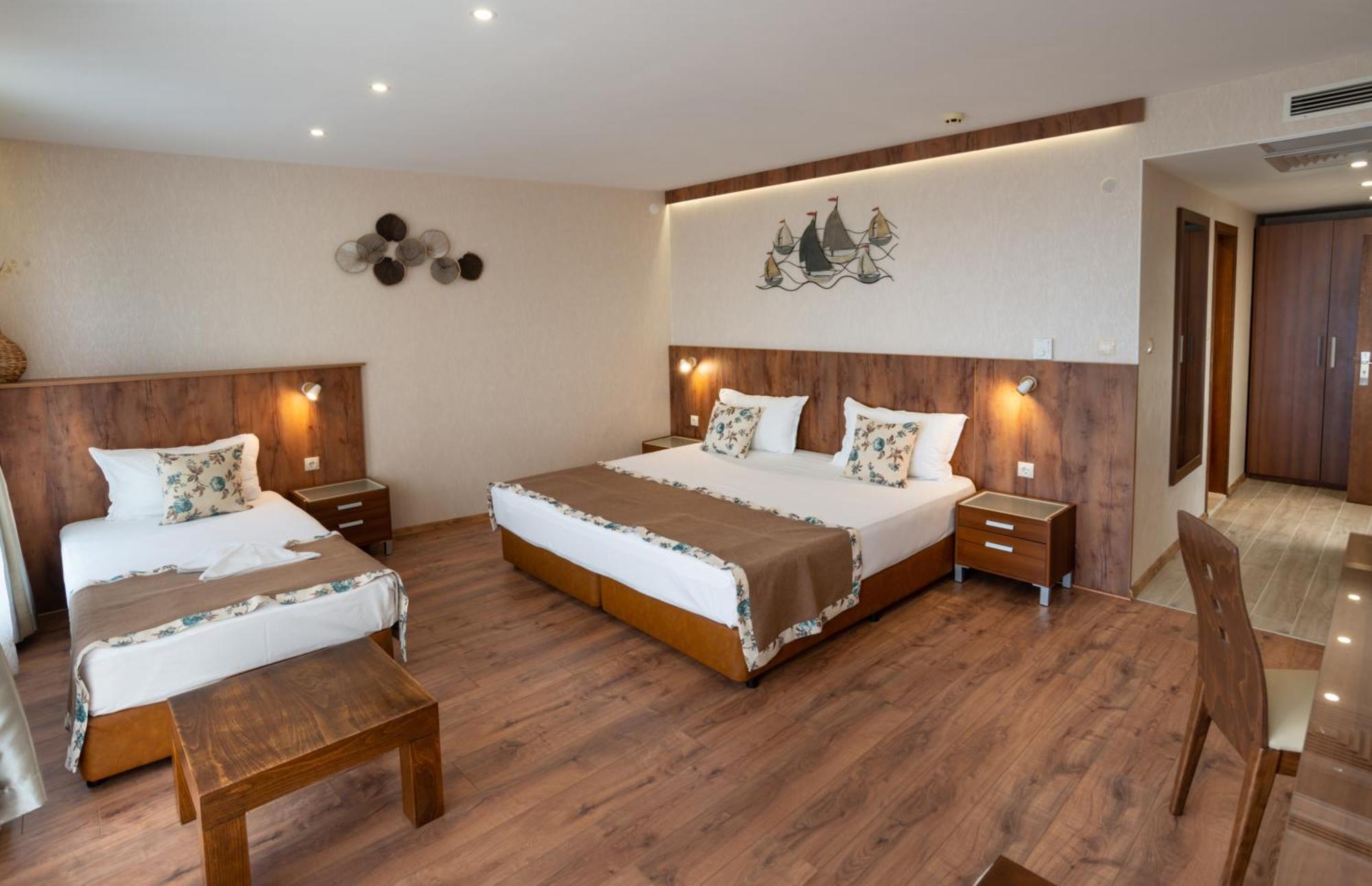 Family Hotel Berlin Beach Свети Влас Стая снимка
