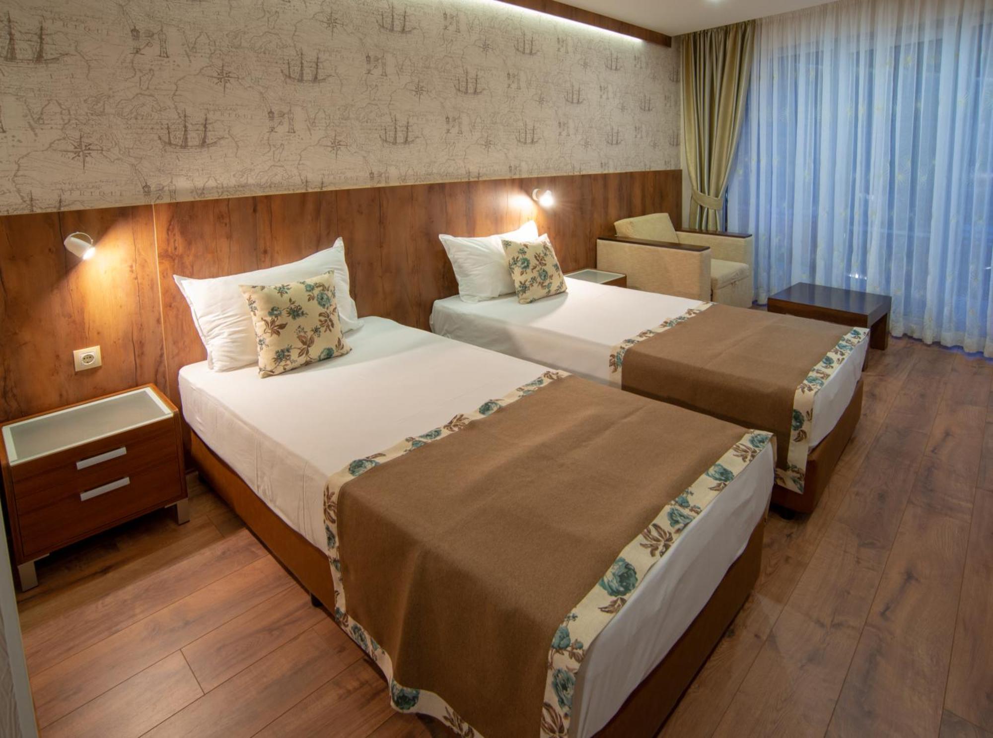 Family Hotel Berlin Beach Свети Влас Стая снимка