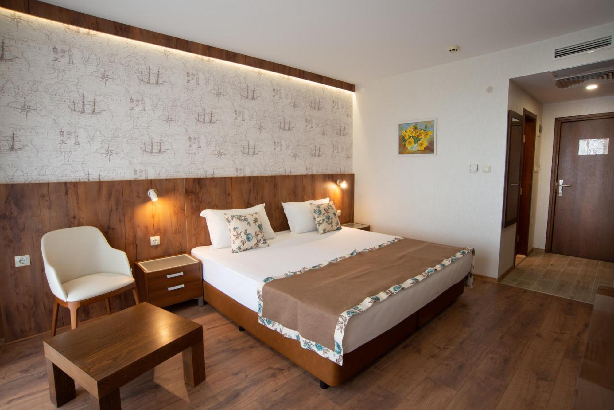 Family Hotel Berlin Beach Свети Влас Стая снимка