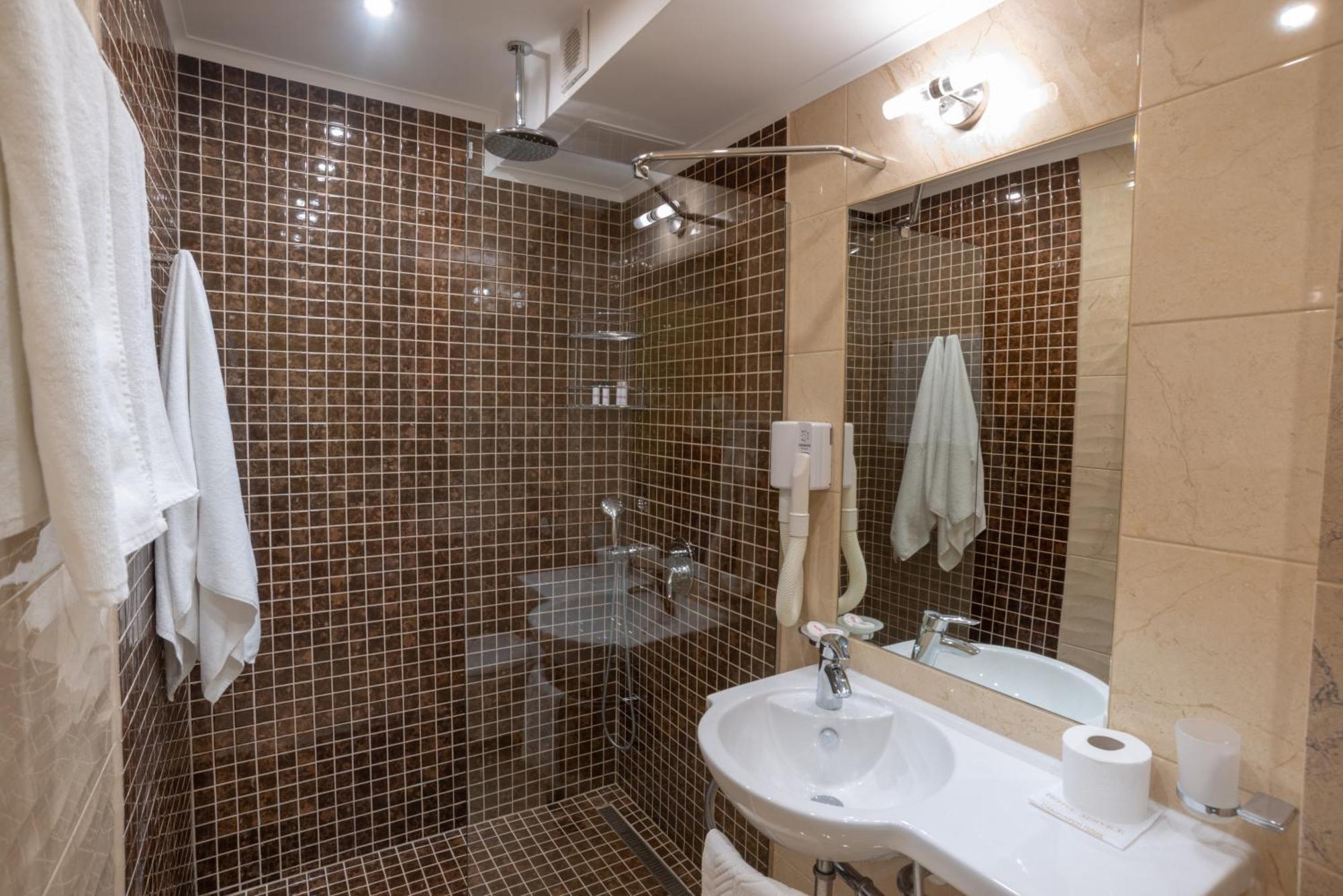 Family Hotel Berlin Beach Свети Влас Стая снимка