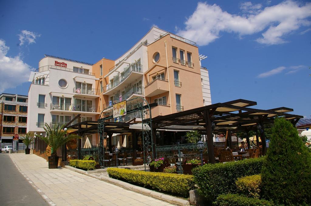 Family Hotel Berlin Beach Свети Влас Екстериор снимка